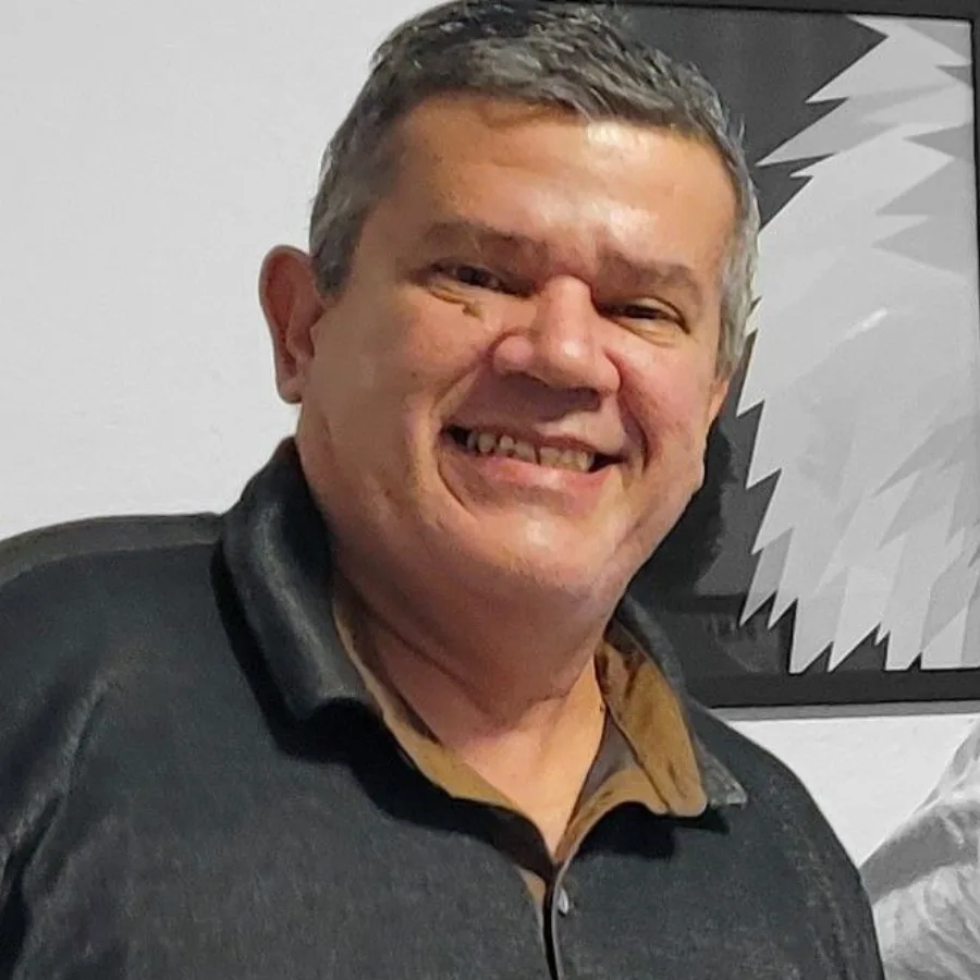 Júlio César Siqueira, CEO, especialista e instrutor do Portal Rotomoldagem